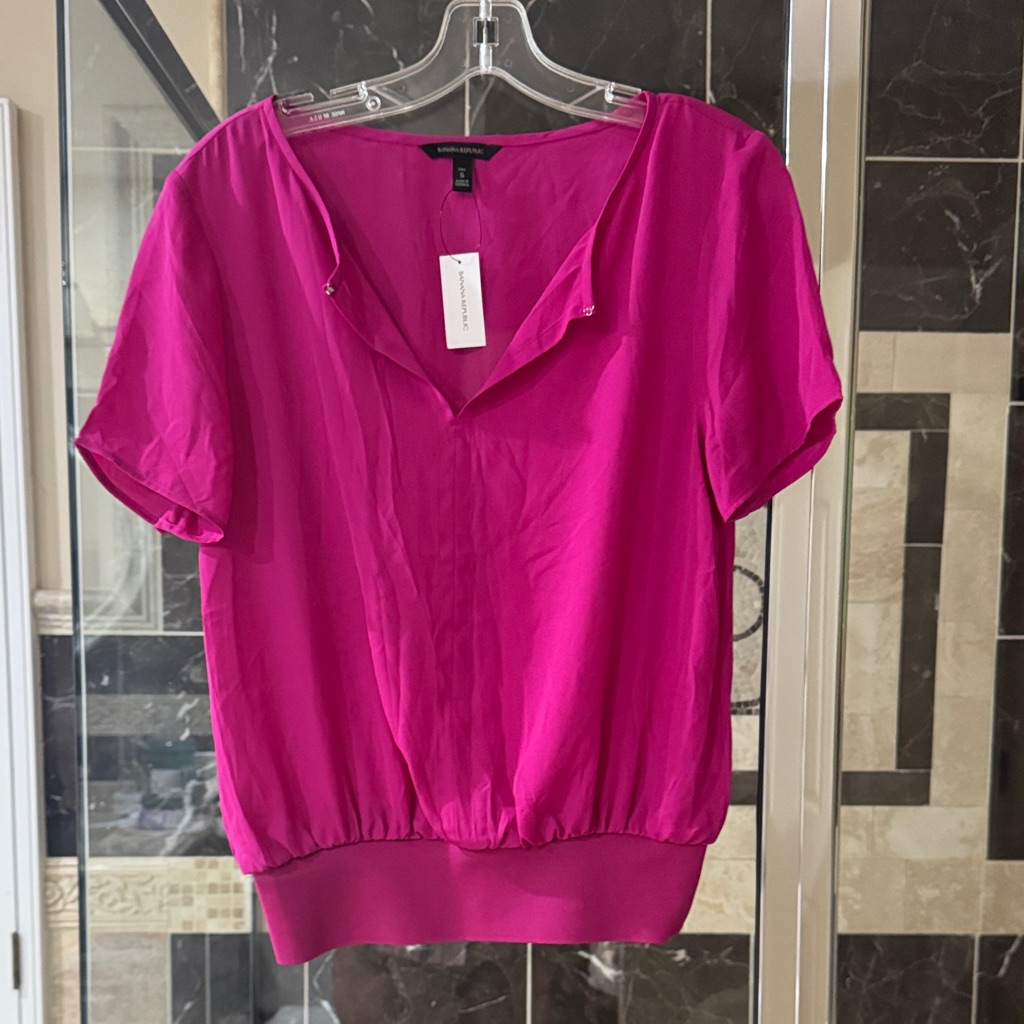 Banana Republic Fuchsia Short-Sleeve V-Neck Blouse